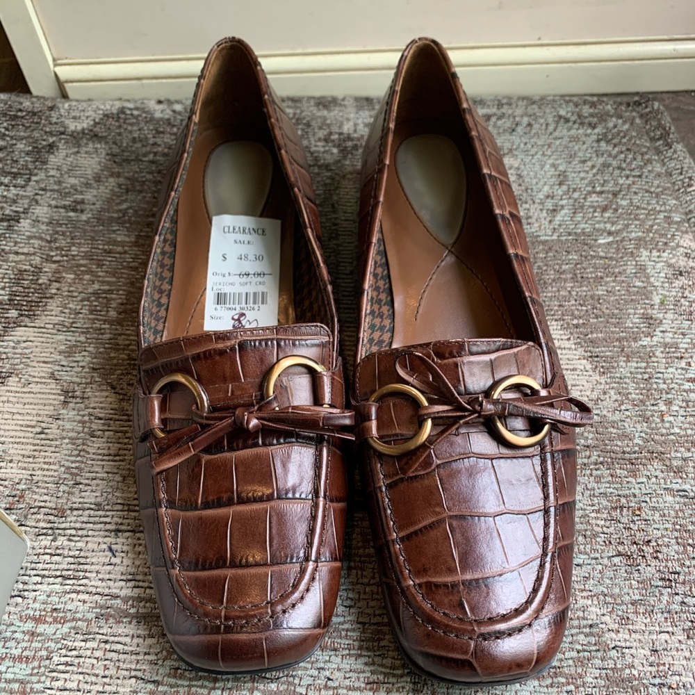NIB Liz Claiborne Flex Croc Embossed Loafer 8
